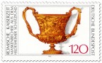Stamp: Goldener Becher mit Masken (römisch)