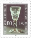Stamp: Gläserner Pokal mit Schnittdekor